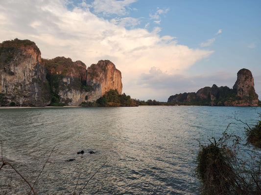 No Signal, No Worries | Moonrock Goes to Thailand Day #6
